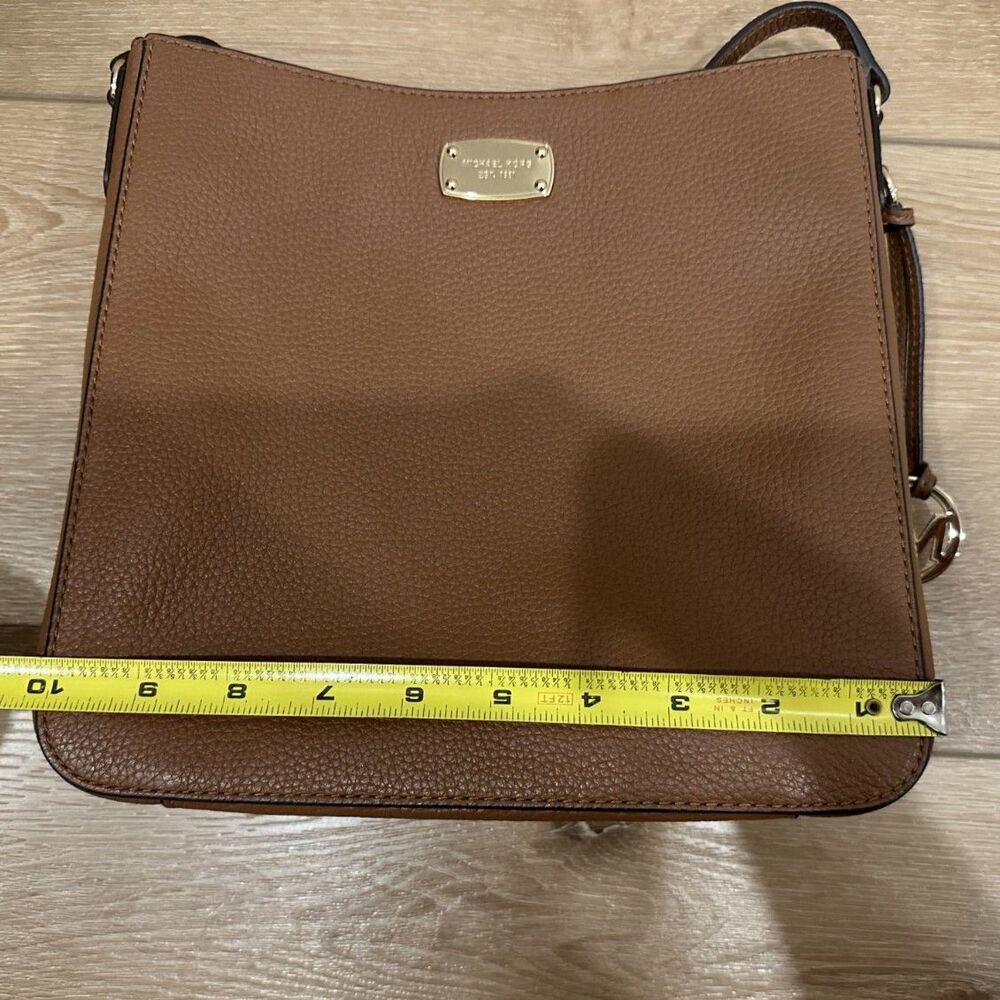 Michael Kors Camel Brown Pebbled Leather Crossbody Purse Handbag EUC! - Picture 14 of 16